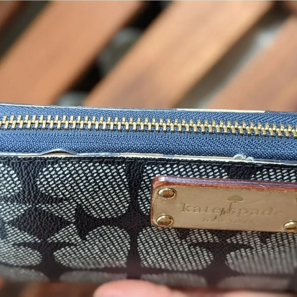 KATE SPADE Neda Pebbled Ace of  Spades Zippy Wallet - Picture 4 of 13